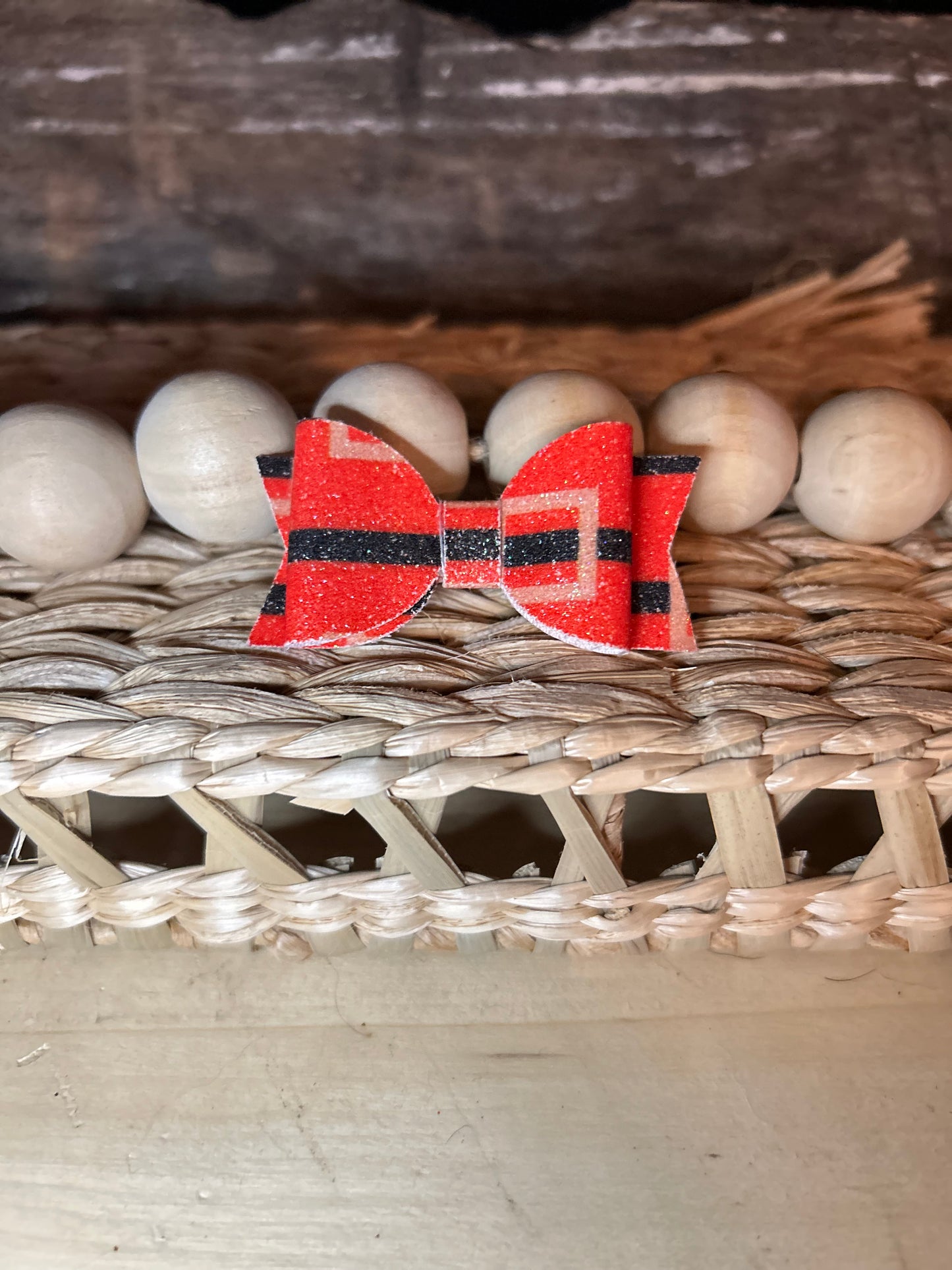 Santa’s belt bow