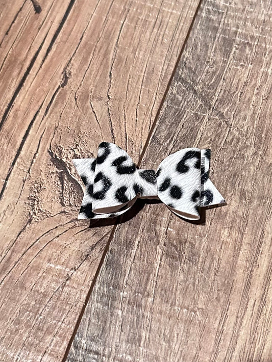 Small Cheetah Print Faux Leather Bow